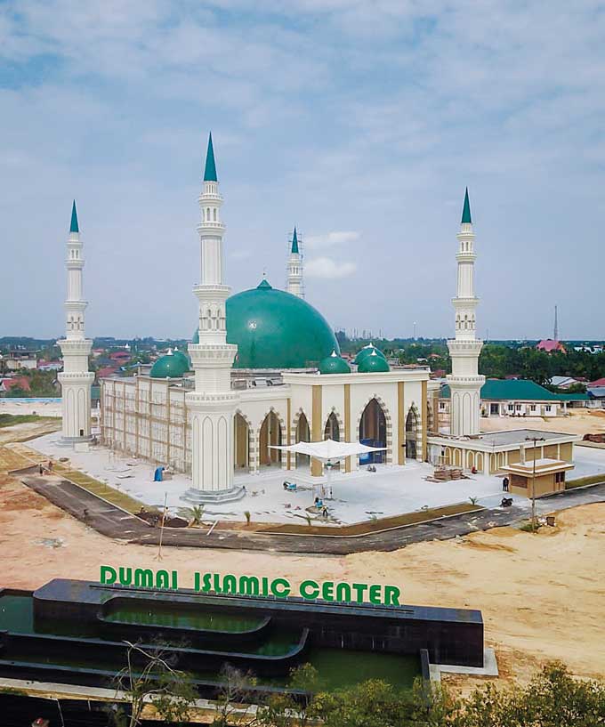 Wali Kota Dumai Paisal menggelar soft opening penggunaan Dumai Islamic Center (DIC) Rencananya akan diisi dengan Tablig Akbar bersama Buya Yahya