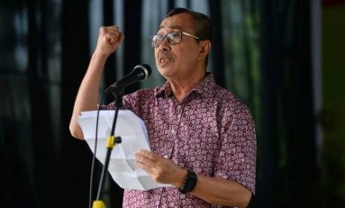 Di Panggung Datok Jantan Gubernur Riau, Melantunkan Puisi Covid-19