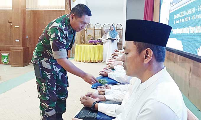 Pemko Dumai Menggelar Acara Tepuk Tepung Tawar Untuk Jemaah Calon Haji (JCH) Dumai di Gedung Serba Guna Sri Bunga Tanjung